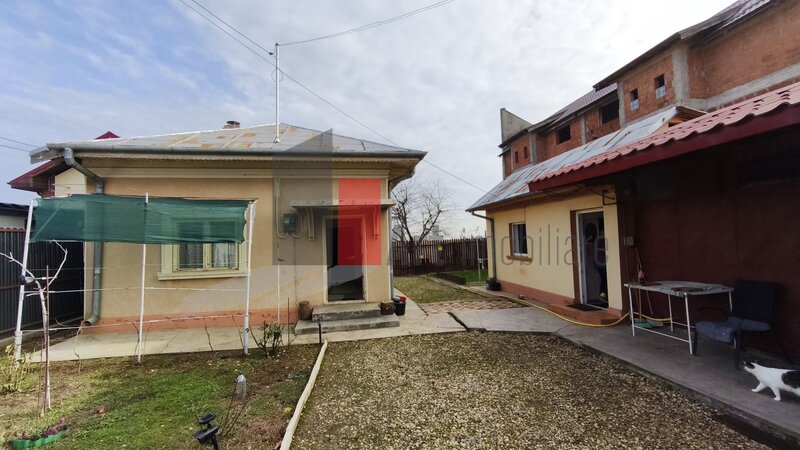 Manolache, casa curte cu teren 1600 mp.