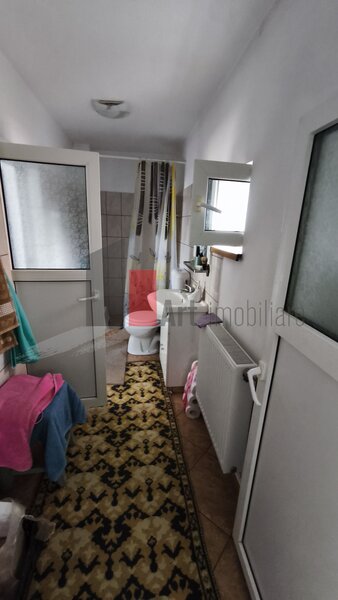 Manolache, casa curte cu teren 1600 mp.